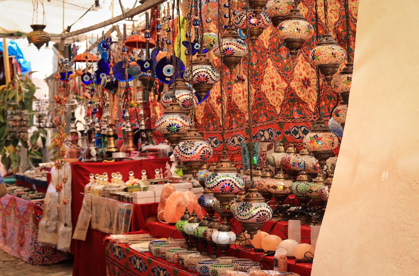 traditional-arabic-lantern-in-a-street-market-2026-03-25-22-58-24-utc